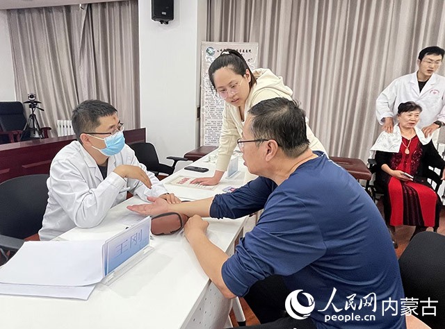 義診現(xiàn)場(chǎng)。趙美美攝